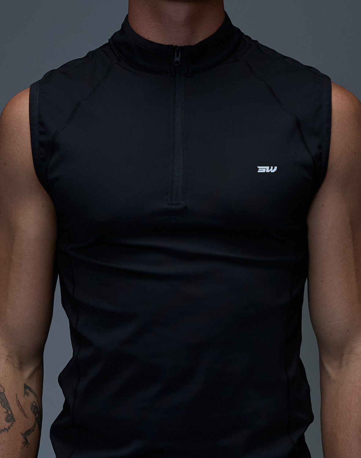 Gym2Street Half-Zip Vest - Black