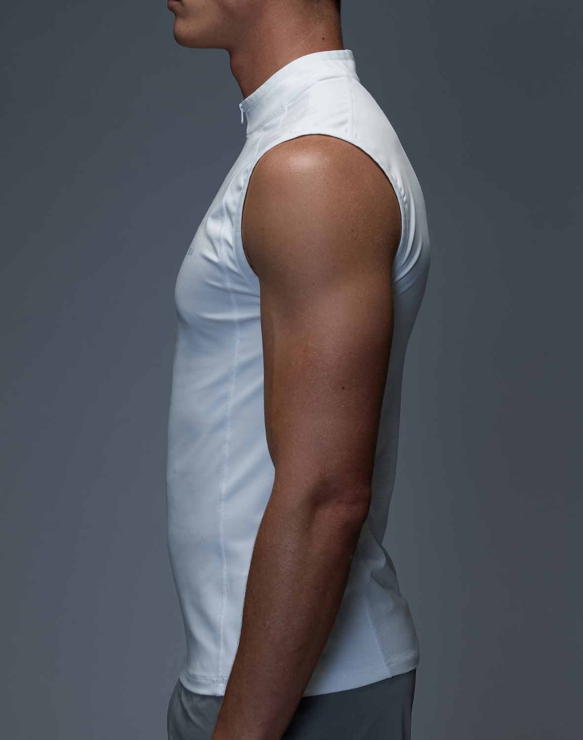 Gym2Street Half-Zip Vest - White