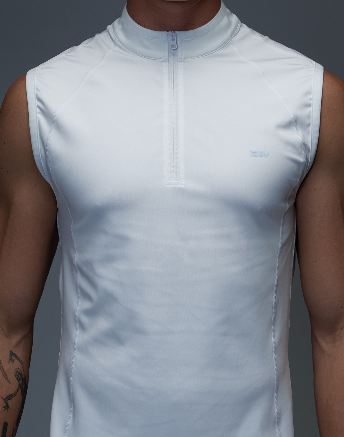 Gym2Street Half-Zip Vest - White