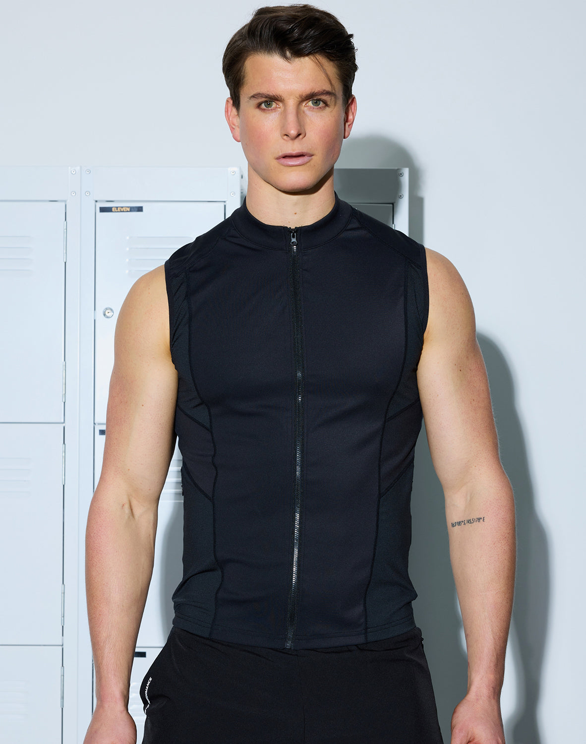 Gym2Street Zip-up Vest - Black
